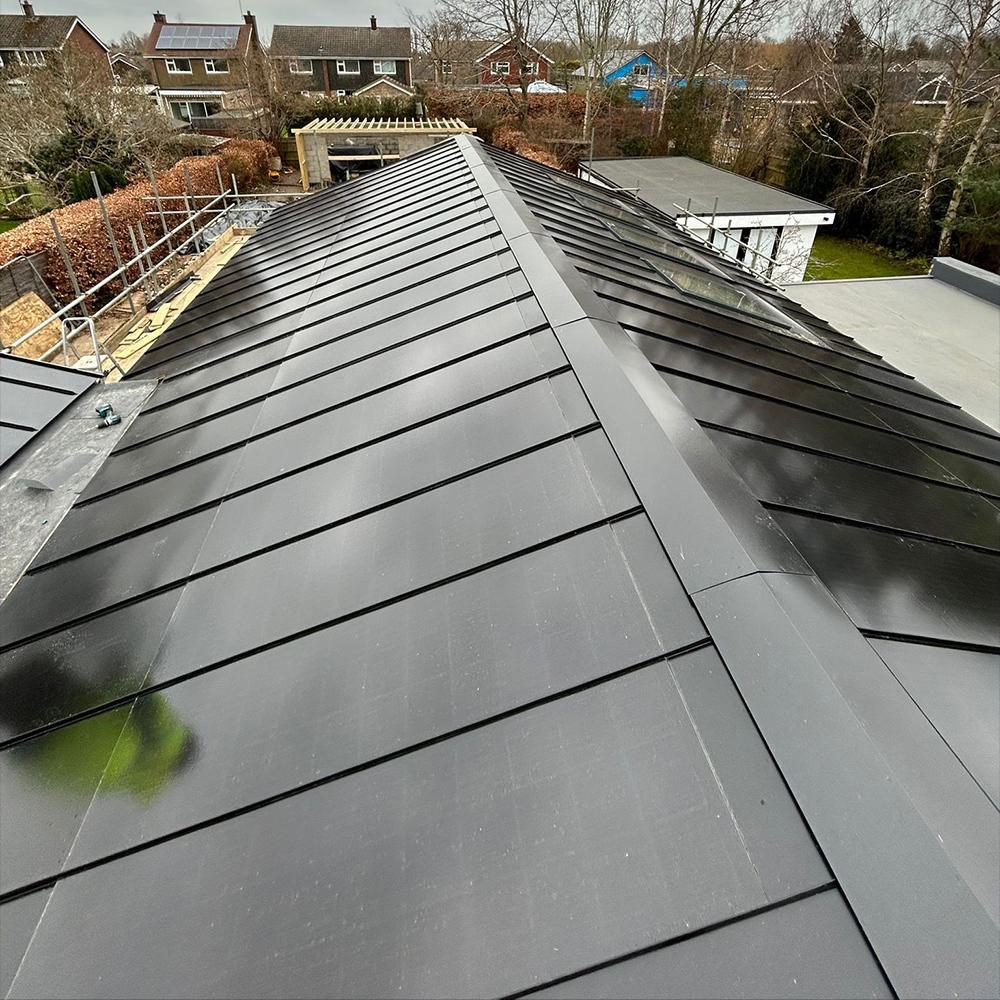 SmartlyCharging's tweet photo. We are installing 9.1kW of invisible solar roofing onto the property in Oxford in typical Smartly fashion. These invisible solar solutions are quickly becoming our most favoured install, and it's easy to see why, they are absolutely stunning compared to bulky solar panels! https://t.co/PwVxPl66SM