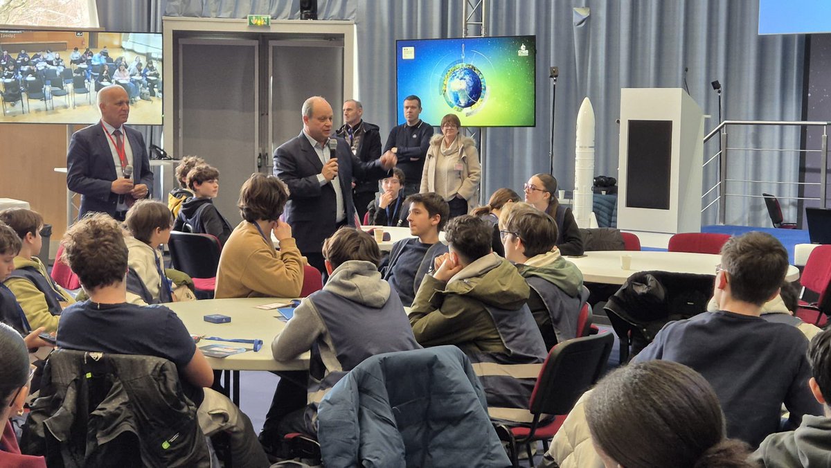 Un grand merci au <a href="/CNES/">CNES</a> pour cette nouvelle édition des stages de 3ème, dédiés aux élèves des zones rurales et de l'éducation prioritaire. Ce partenariat contribue activement à réduire les #inégalités d'accès aux stages, qui ont un impact durable sur l'#orientation des jeunes.