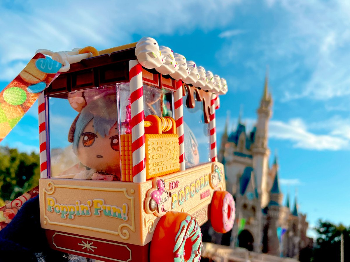 お菓子のバギーで飛んでいくぬい🍩🍭🧁
 #金曜ぬいNight