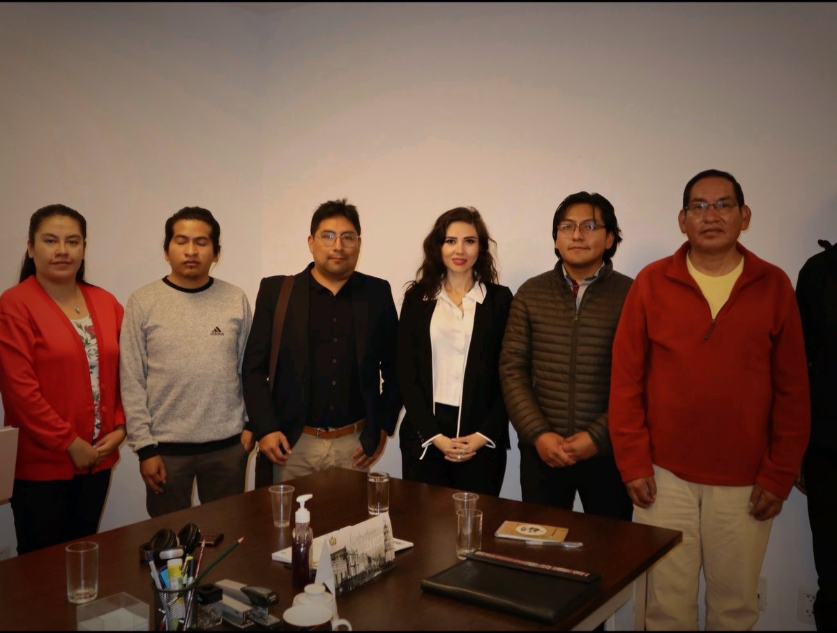 asoblockchainbo's tweet photo. 🚀🇧🇴 Impulsando el futuro de la tecnología en Bolivia
Nos reunimos con la Dip. @baldmariela, secretaria del Comité de Ciencia y Tecnología de la Asamblea Legislativa, para presentar nuestra propuesta de fortalecimiento del ecosistema blockchain en Bolivia. 🔗✨ https://t.co/q1ClRGB5tE
