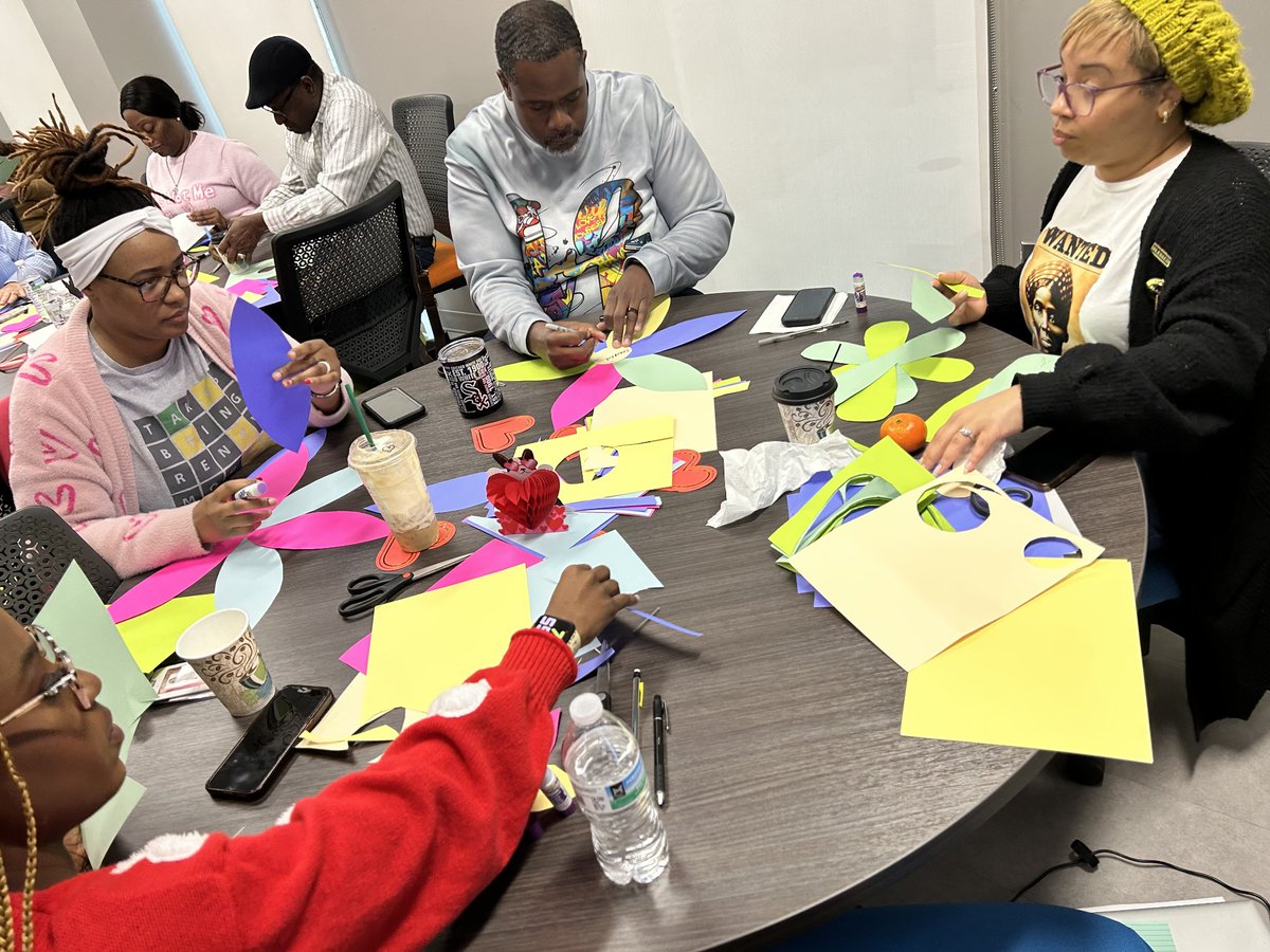 We love our Reese family! Happy Valentines day, everyone! Love these #Gratitude flowers created by our staff. #teambuilding #ValentinesDay <a href="/lizg_canchola/">Elizabeth Canchola</a>