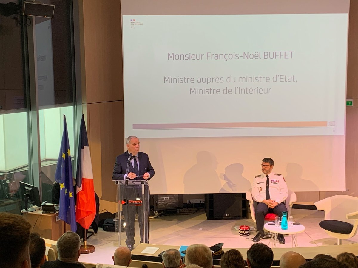 SUdF_Officiel's tweet photo. @SUdF_Officiel était le seul acteur de la #santé au #Beauvau de la #SécuritéCivile ! 🚑 la refonte du modèle est en jeu : gouvernance, financements, moyens alloués… La voix des soignants doit être entendue pour que les partenariats restent performants ! #Urgences #Hopital #DGOS https://t.co/0RC7yC3vEp