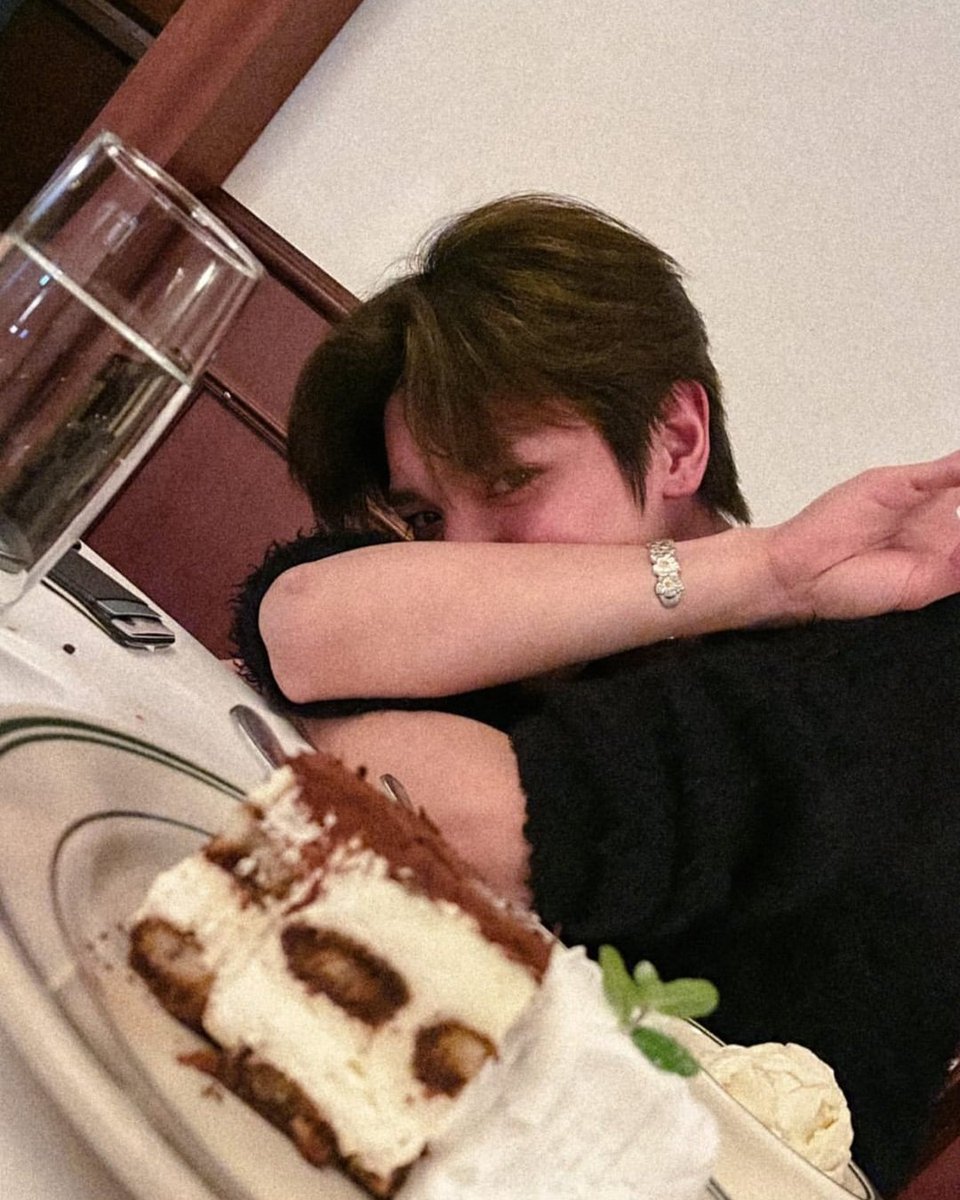 taeyong pics tweet media
