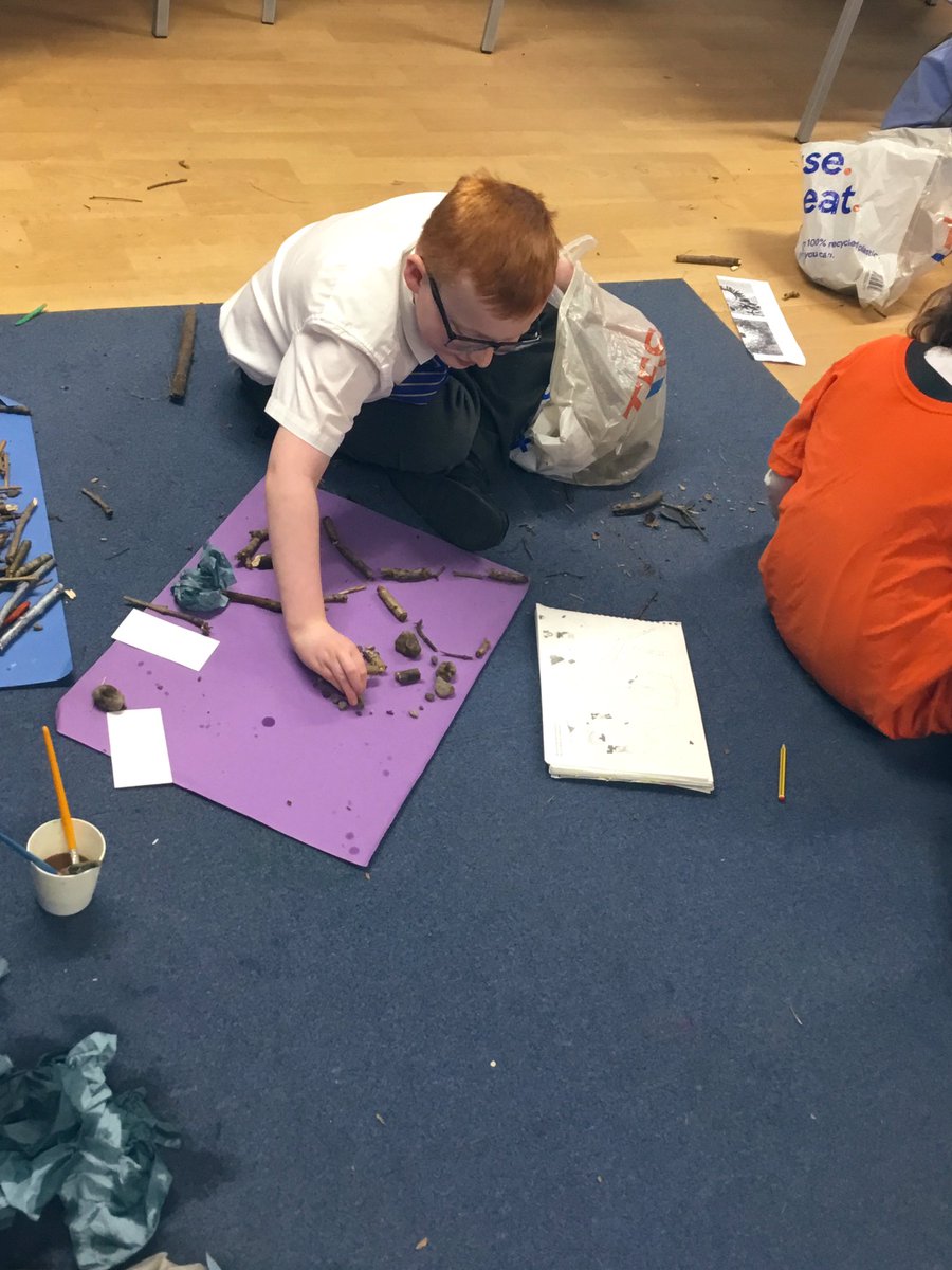 Year 4 have been creating their interpretations of Andy Goldsworthy artwork this afternoon 🍃 #olpsart