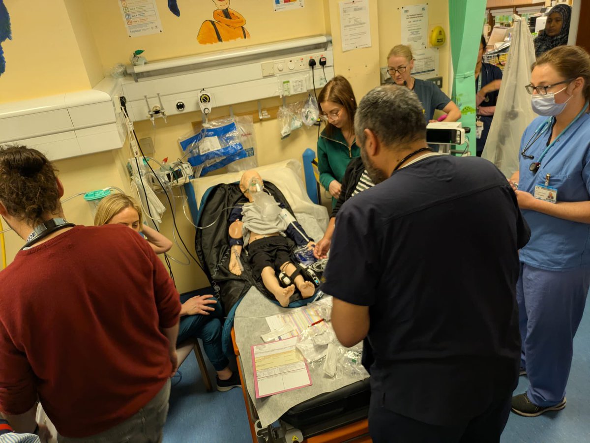 SligoSim's tweet photo. Delighted to be part of this fantastic programme @CNMESligo #RCYP providing a solid course on Paediatric NIV followed by IPE simulation @VikkiSheeran @CatherineGlanc3 @bernie_biesty @NDTP_HSE @GeorginaKilcoy3 https://t.co/bn7qbFoPwp