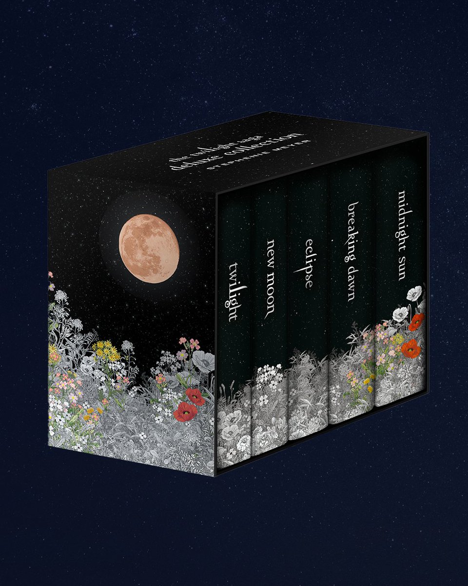Celebrate 20 years of the original romantasy, Twilight, with three beautiful new editions🍎

❤️A stunning anniversary paperback
💚A deluxe collector's edition
🖤A hardback boxset

For more info on each of these beautiful editions, click here: geni.us/Twilight25