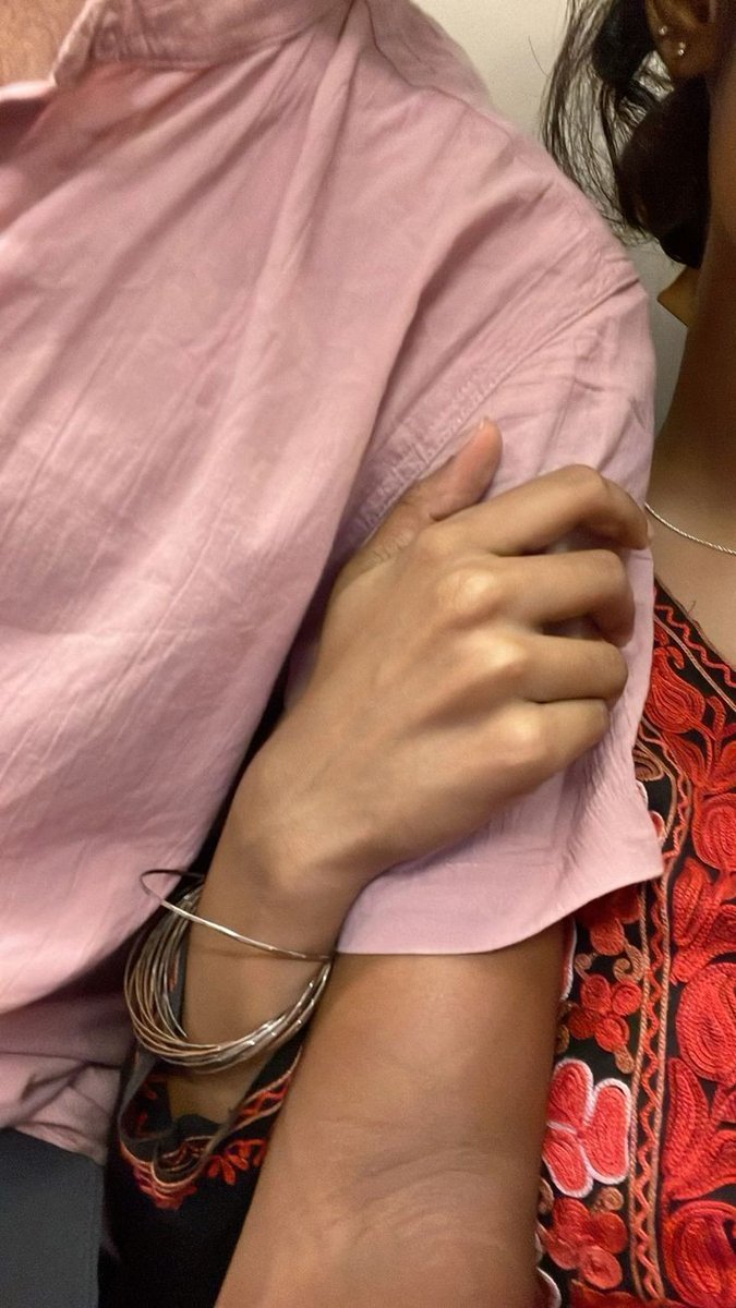 "तुम पास होते हो, तो लगता है…
हर ज़ख़्म पुराना भर जाएगा,
तेरी बाहों में आकर ऐसा लगता है…
जैसे कोई दर्द मर जाएगा।"

Good Night 🌃 🌉