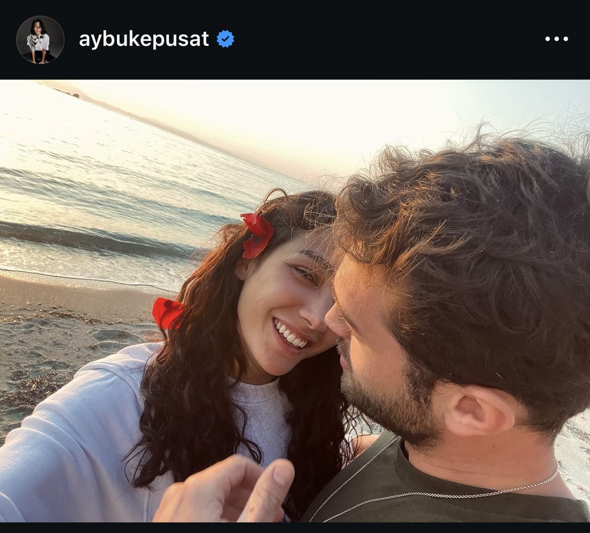 filhadecanem's tweet photo. Eu sabia, sempre soube, mas tô chocada mesmo assim 🤣 Aybüke e Furkan, o caso que não tem fim kk https://t.co/CQcPJBF8ia