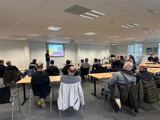 Deze week organiseerden we waardevolle telersbijeenkomsten over teeltoptimalisatie, biostimulanten en ICM. 🌱 Ook deelden we inzichten uit ons uienproefveld. Bedankt aan alle telers voor hun aanwezigheid en input!