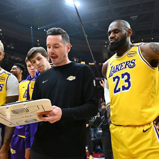 logangaabriel's tweet image. está tudo anotado @TheKidLakerBR , em breve adotaremos a estratégia. #Lakeshow #PickRoll