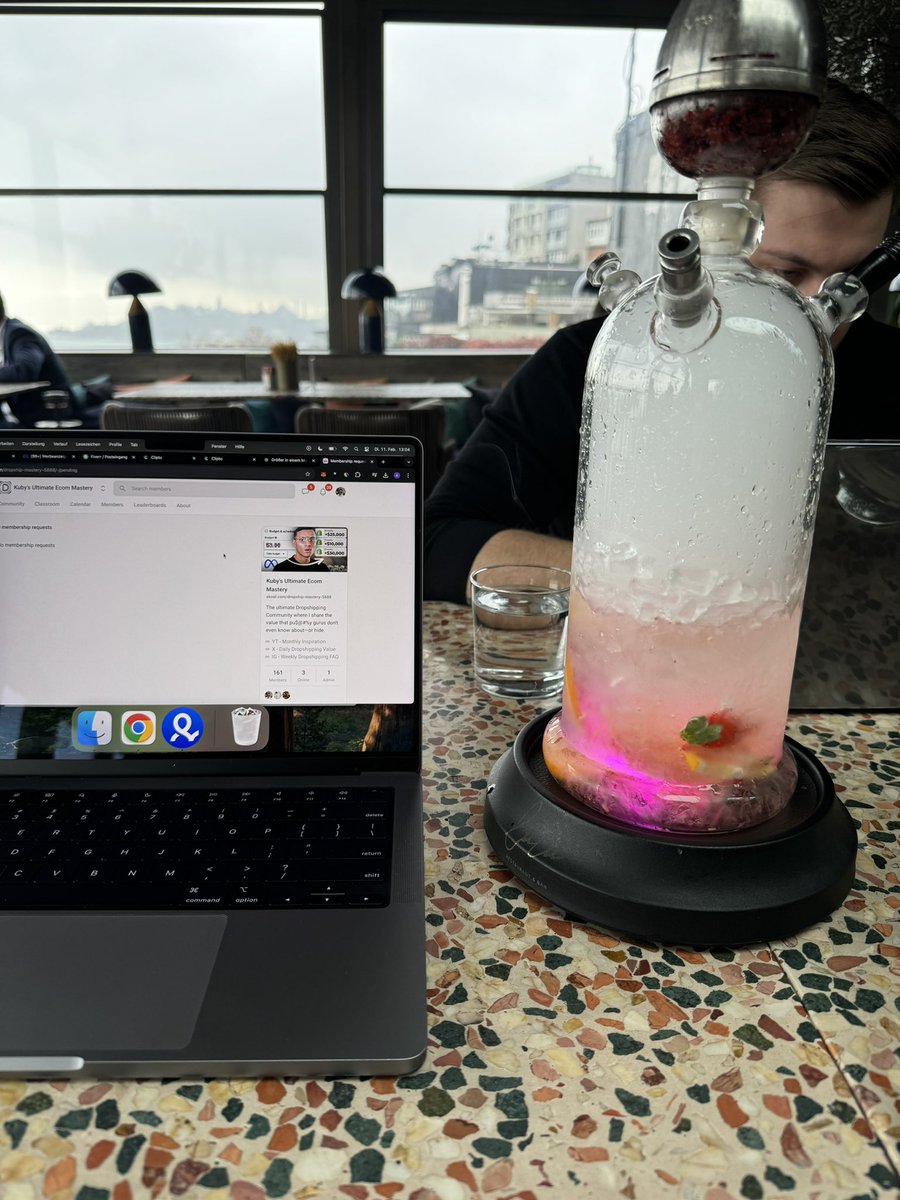 Kubycazal's tweet image. POV: 72 hours, 3 countrys, 4 flights, 7 meetings, and making some money