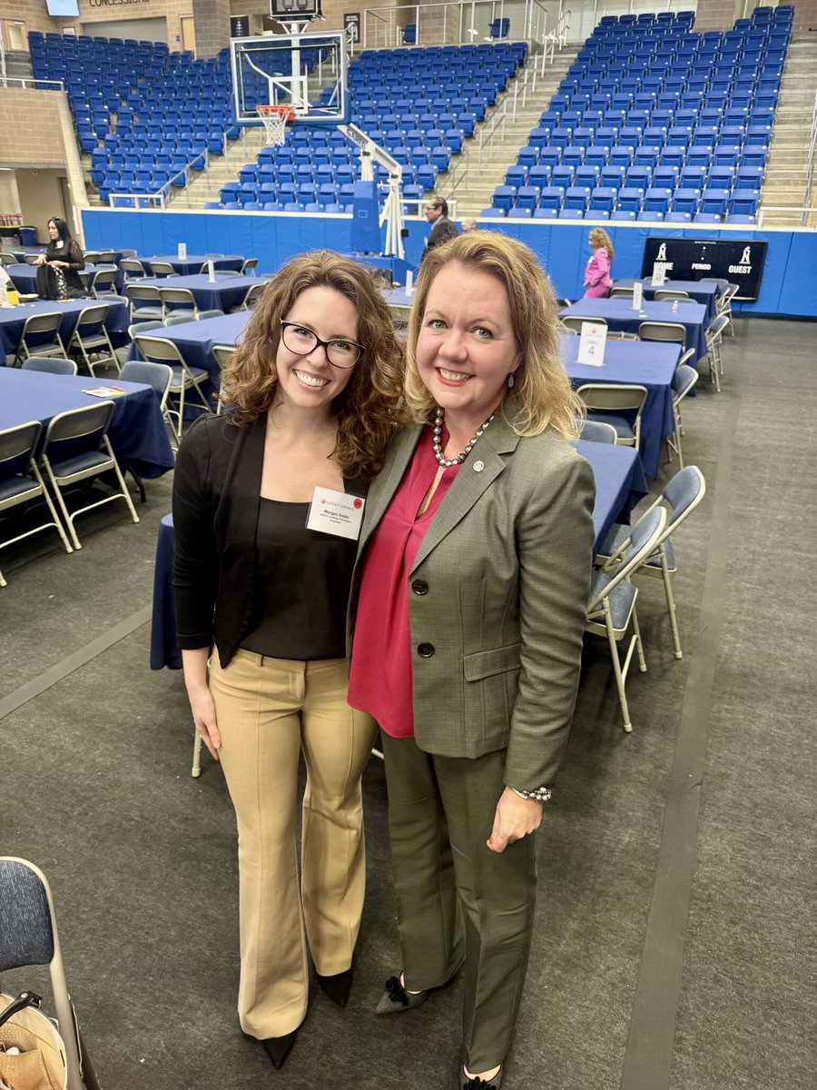 MissDrake_SC's tweet image. Last week I had the honor of speaking at the 1st @schoolconnectsa summit along side @UIWFootball players about our free after school football program. Forever grateful to the UIW Football mentors that enrich the lives of my students.
@Cambridge_AH @BasharaDana @CoachCav10