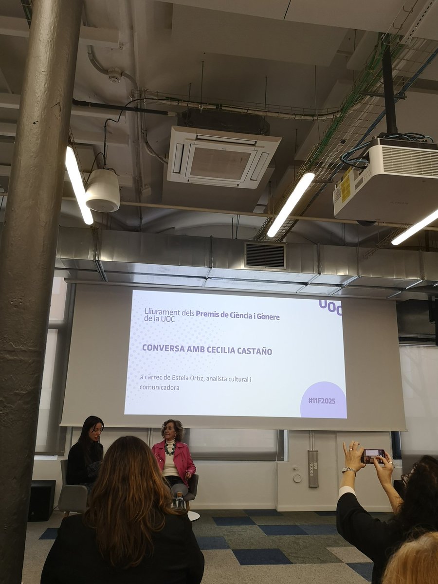 Mireia Castillón (@mcastillonf) on Twitter photo És un luxe 🤩 poder escoltar en directe a <a href="/ceciliacastano/">Cecilia Castaño</a> en el Lliurament dels Premis de Ciència i Gènere de la UOC #11F2025 <a href="/UOCbiblioteca/">UOC biblioteca</a>. Sempre aprenent 😍 És un luxe 🤩 poder escoltar en directe a <a href="/ceciliacastano/">Cecilia Castaño</a> en el Lliurament dels Premis de Ciència i Gènere de la UOC #11F2025 <a href="/UOCbiblioteca/">UOC biblioteca</a>. Sempre aprenent 😍
