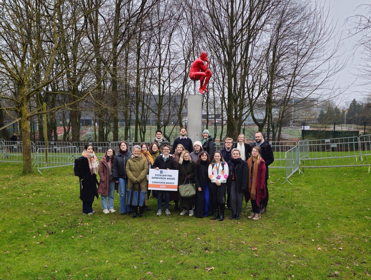 BB-LAB (@brusselsbioarch) on Twitter photo BBLAB has so much to celebrate! 🎉 <a href="/Christophe_Fire/">Christophe Snoeck</a>'s 10-year milestone at VUB and his recent PhD Supervisor Prize, plus the arrival of new members set the stage for an exciting 2025. Here’s to a year filled with research, isotopes and collaboration! BBLAB has so much to celebrate! 🎉 <a href="/Christophe_Fire/">Christophe Snoeck</a>'s 10-year milestone at VUB and his recent PhD Supervisor Prize, plus the arrival of new members set the stage for an exciting 2025. Here’s to a year filled with research, isotopes and collaboration!