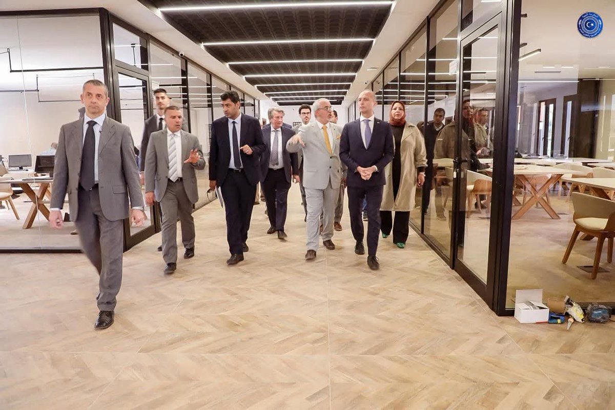 Mofa_ly's tweet photo. السفير الإيطالي يزور الجامعة الدولية للعلوم الطبية في بنغازي

بمشاركة وفد من وزارة الخارجية، بحثت الزيارة سبل تعزيز التعاون الأكاديمي بين ليبيا وإيطاليا، ودور البحث العلمي في دعم التنمية والتبادل الثقافي. #ليبيا #إيطاليا #التعاون_الدولي https://t.co/OyIpLbgmoD