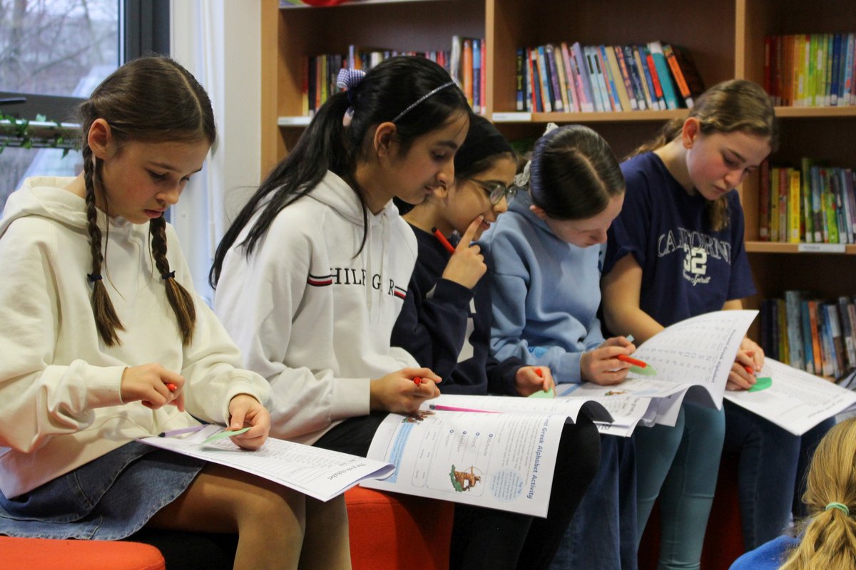BoltonSch's tweet photo. #BSPDJnrGirls celebrated MFL Day with a Greek theme, learning about the culture &amp; developing their skills:

🧩Parthenon puzzles
🥙Preparing tzatziki &amp; flatbread
💃Traditional dances
✍Greek etymology
🏛️ An assembly attended by Mr Ioannidis, the Consul General

#BoltonMFL https://t.co/QKDigSehfp
