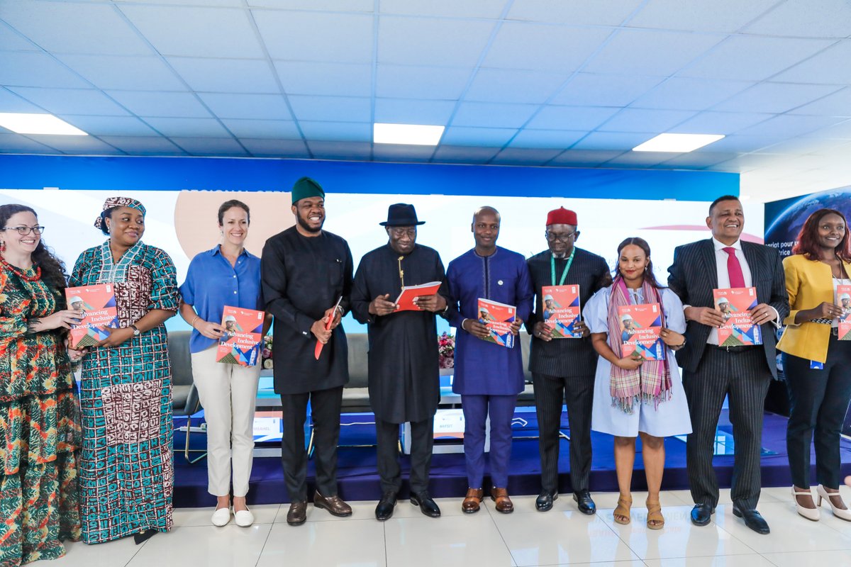 Out Now! 📢

Advancing Inclusive Development: A new report on policy options for 🇧🇫🇬🇳🇬🇦🇲🇱🇳🇪 explores people-centred governance &amp; inclusivity as key drivers of resilience, peace &amp; sustainable development.

📚 Read the Report: go.undp.org/33n
#IAMSahel