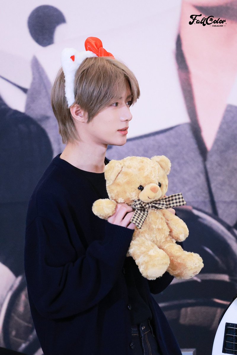 241107 M2U
❤️🐻

#범규 #BEOMGYU #ボムギュ  #TOMORROW_X_TOGETHER #투바투범규