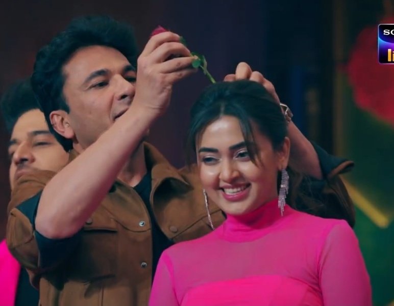 Sona🩷 🐣 inactive (@self_awareness2) on Twitter photo Chef Vikku and our Teju ❤️
Happy valentine's day 😍 ♥️
#TejasswiPrakash <a href="/itsmetejasswi/">Tejasswi Prakash</a>
#CelebrityMasterChef Chef Vikku and our Teju ❤️
Happy valentine's day 😍 ♥️
#TejasswiPrakash <a href="/itsmetejasswi/">Tejasswi Prakash</a>
#CelebrityMasterChef