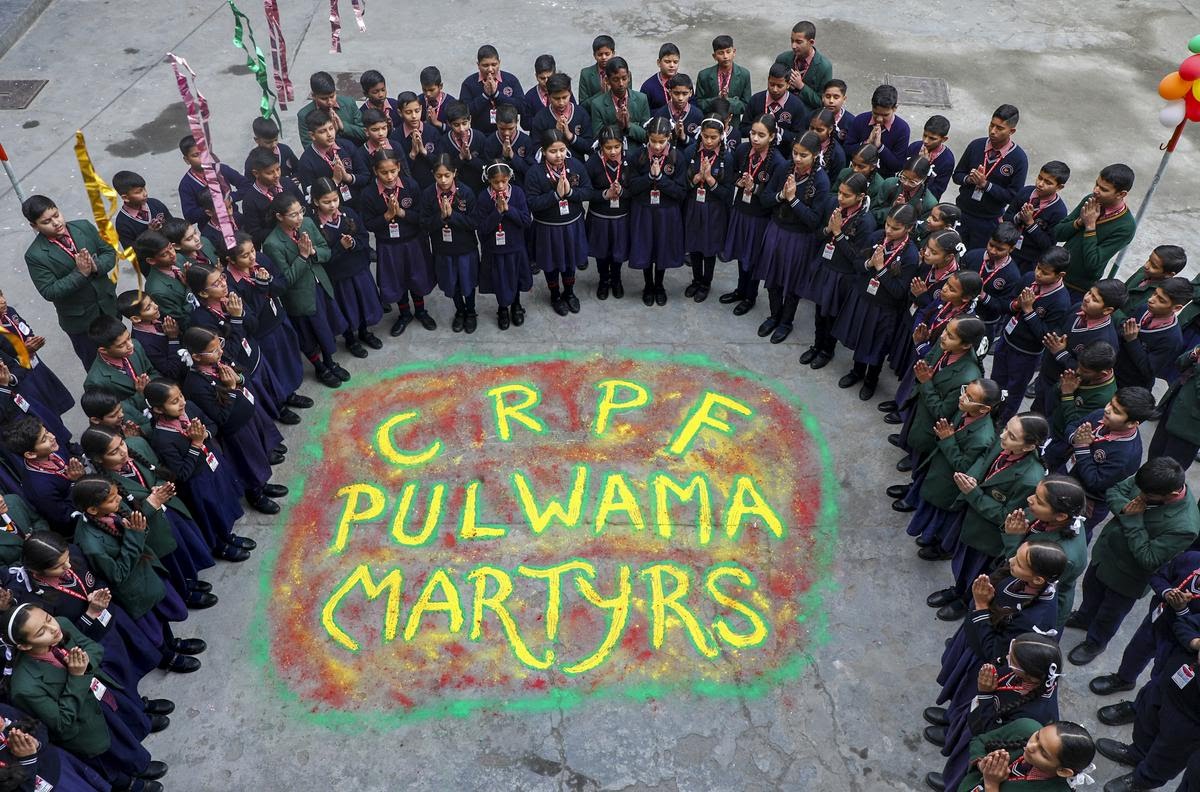 With deep sorrow, we join the nation in paying tribute to the #PulwamaMartyrs, commemorating the #PulwamaAttack2019 that claimed the lives of 40 &amp; injured 13 #CRPFBravehearts on 14thFeb.
#NeverForgetNeverForgive #PulwamaAttackDay #PulwamaTerrorAttack #PulwamaBravehearts <a href="/MoCA_GoI/">MoCA_GoI</a>