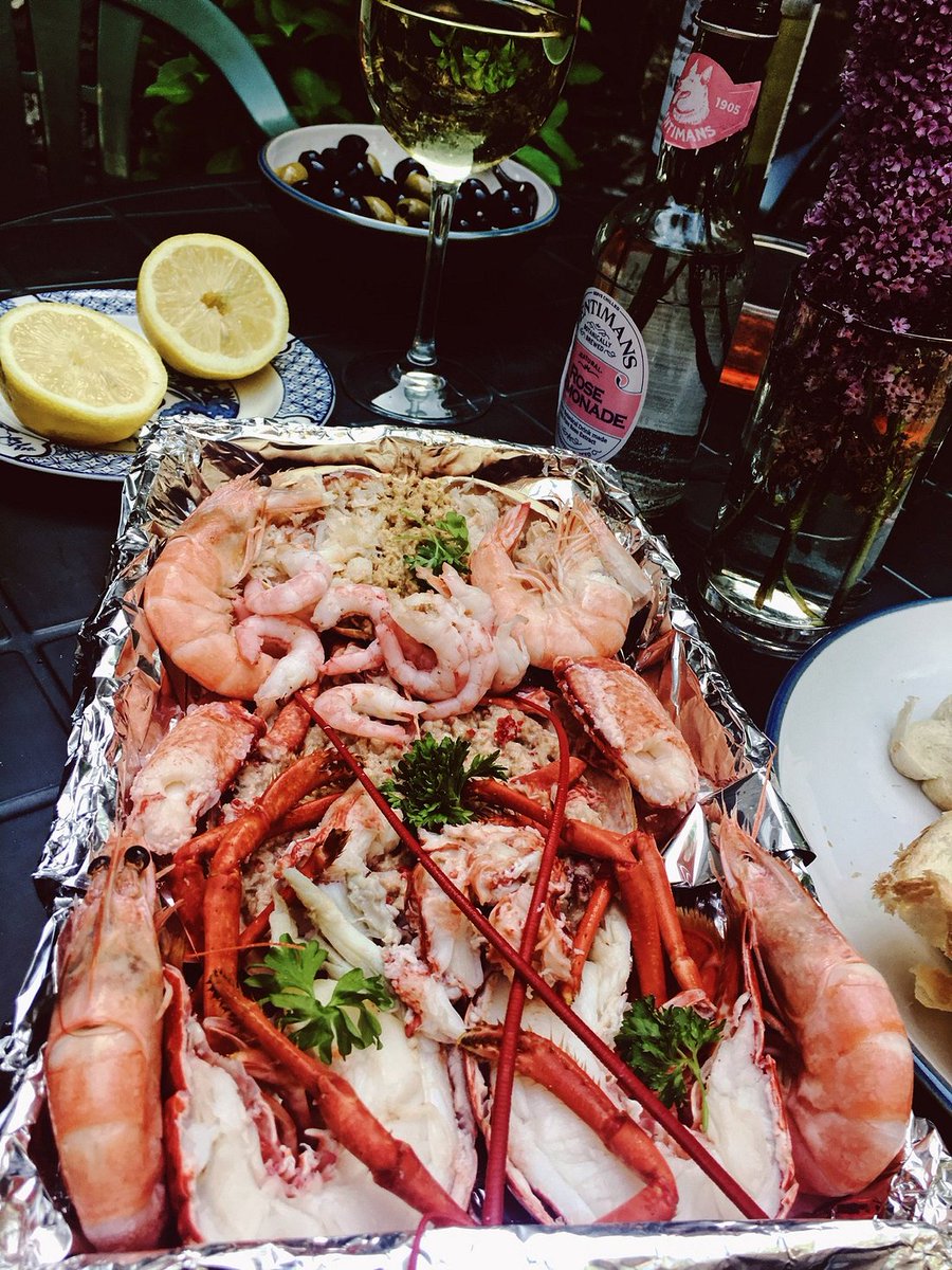 Half-term coming up! England next week and Wales the week after. Need a special take-away - then look no further! 🦀🍤
📸 @LA6952BDsarahg on TripAdvisor
To order  ☎️01437 721571 to find availability. Collect by 12 noon. Drop in if you're passing to see what's on offer!
#halfterm