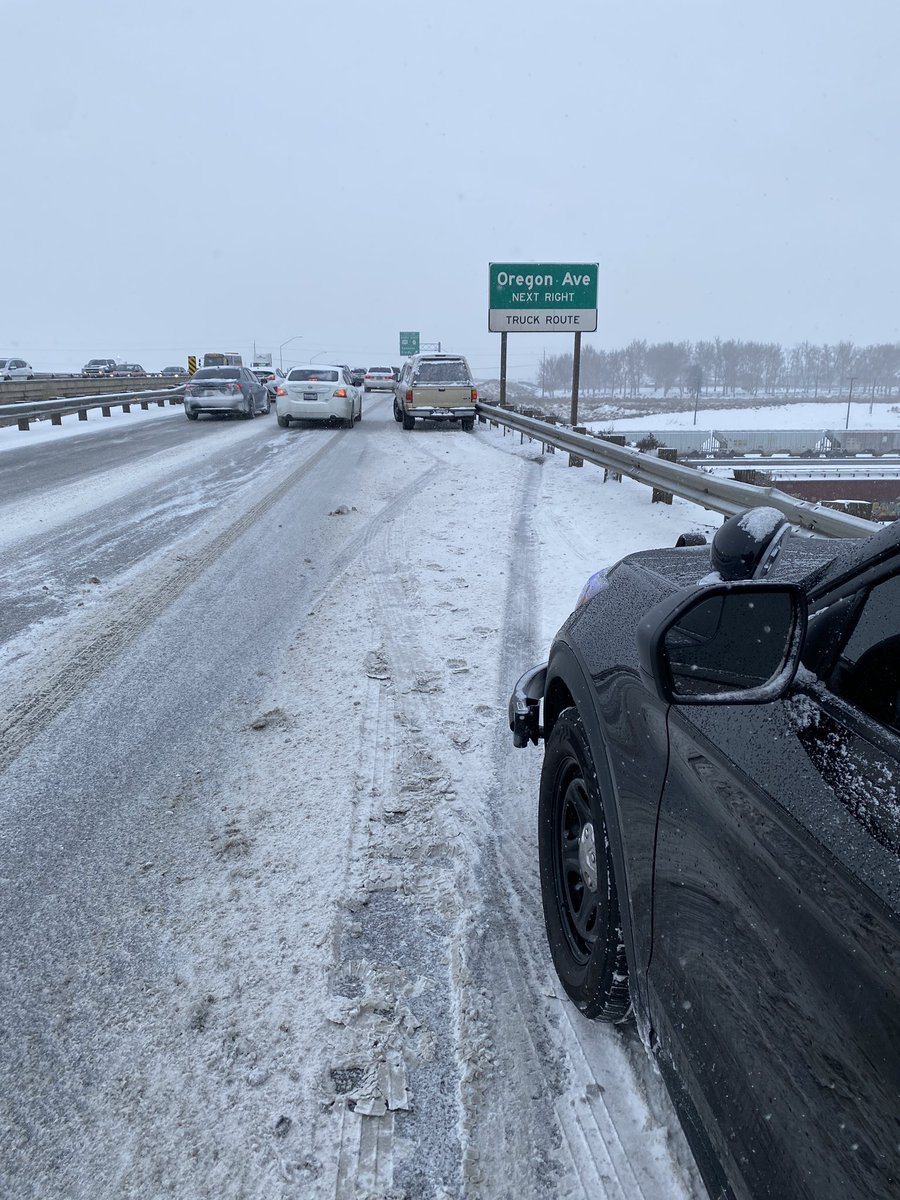 WSPElProtector's tweet image. We have more snow in the forecast. Remember to as 🏎️slow it down, ↔️increase following distance, 📵avoid all distractions when driving and 💡turn on your headlights. #winter #snow #traffic safety #slowitdown #ice