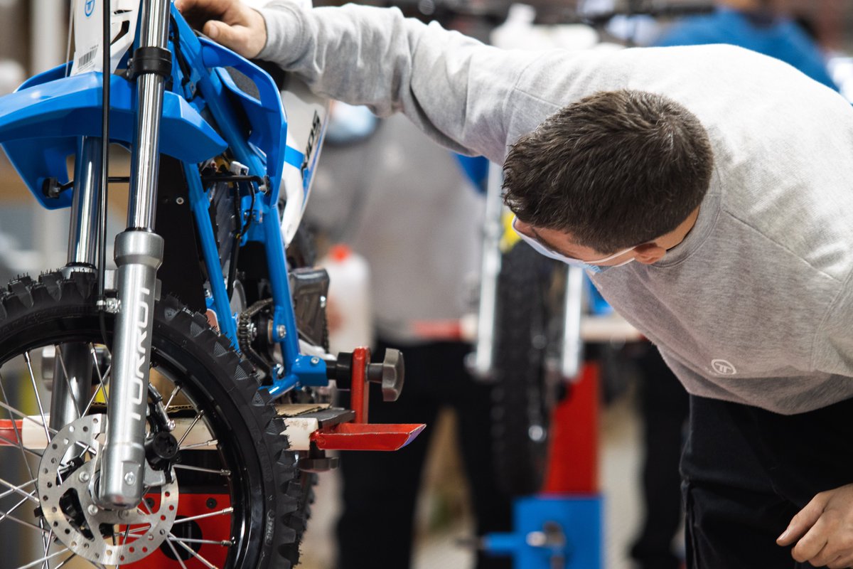 torrot_official's tweet photo. At our factory and headquarters in Salt (#Girona), innovation and industrial tradition come together to create the most advanced off-road electric bikes for kids on the market.

Torrot: commitment and precision.
🇪🇸 Made in #Spain.

🔗 https://t.co/7yvLDC0cW3

#GenerationE https://t.co/1bvzC6rjk8