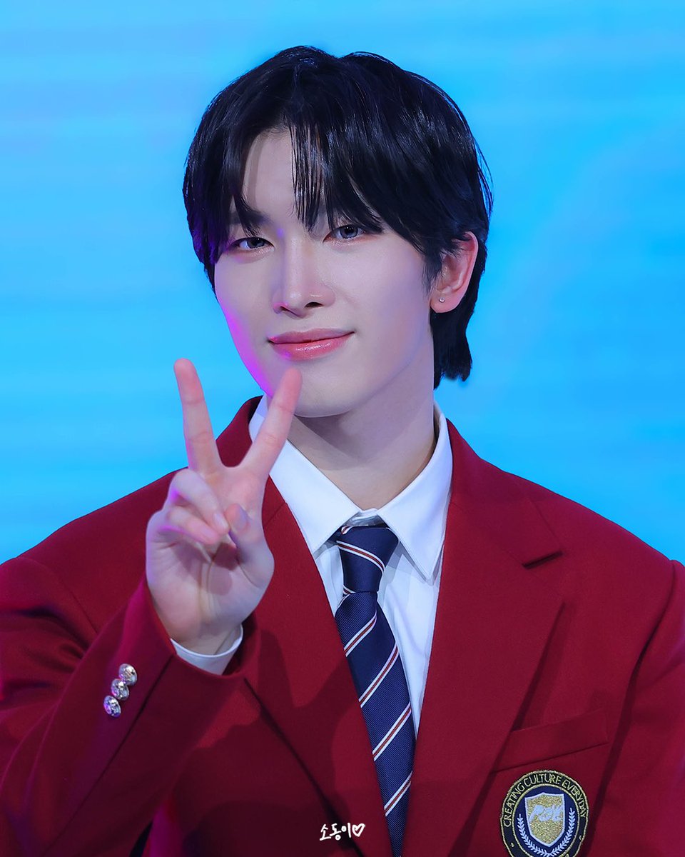 250214 파우 발렌타인

오늘 예쁘다🐰💖

#POW #파우 #동연 #DONGYEON <a href="/POW_grid/">POW</a>