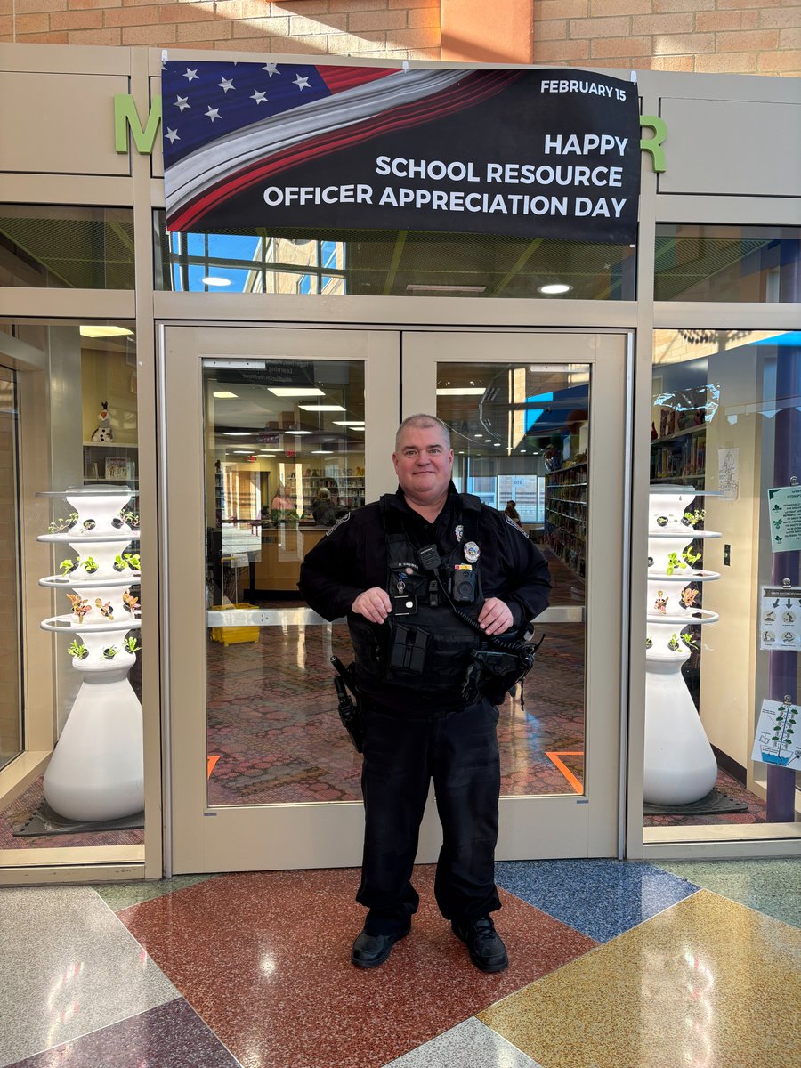Happy (early) School Resource Officer Appreciation Day to our very own Officer Bob!!  Let us take a moment to express our sincere appreciation for the selfless service of our SROs and their unwavering commitment to protecting our schools! #BeHighland 🦁