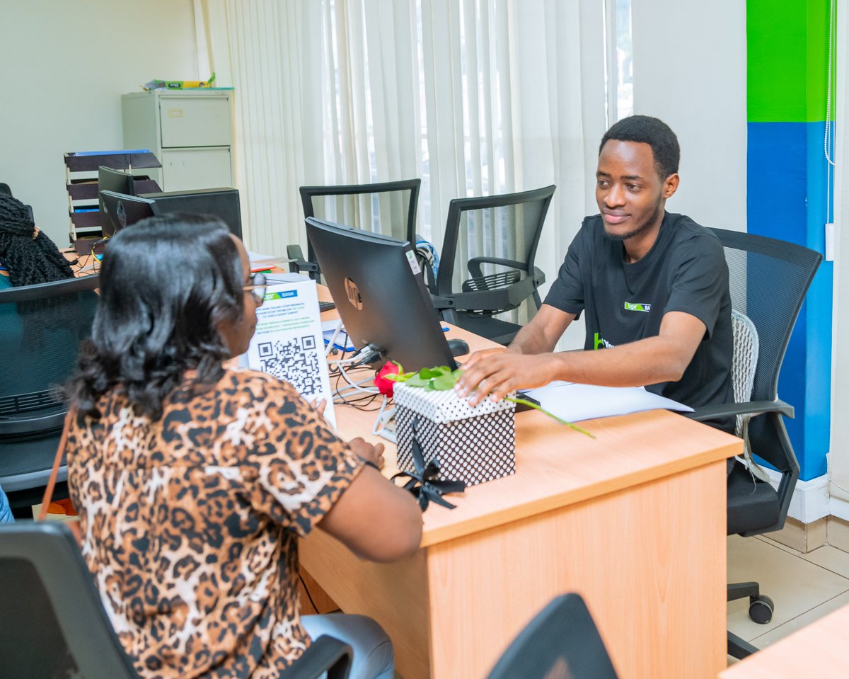 BPRbankrw's tweet photo. Uyu munsi wari uw'ibyishimo muri BPR Bank, ubwo twizihizaga mwebwe bakiriya bacu.
Mwarakoze kuduhitamo no kutugirira icyizere.
Mukwiye ama #BPRose n'ibyiza byinshi.
#CustomerAppreciationDay
#IbyizaKuBacu. https://t.co/wXFNZg7etx
