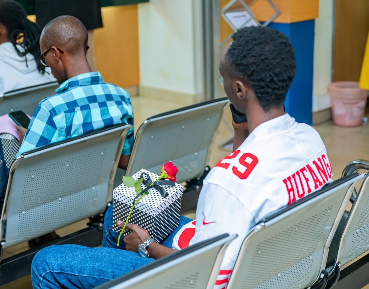 BPRbankrw's tweet photo. Uyu munsi wari uw'ibyishimo muri BPR Bank, ubwo twizihizaga mwebwe bakiriya bacu.
Mwarakoze kuduhitamo no kutugirira icyizere.
Mukwiye ama #BPRose n'ibyiza byinshi.
#CustomerAppreciationDay
#IbyizaKuBacu. https://t.co/wXFNZg7etx