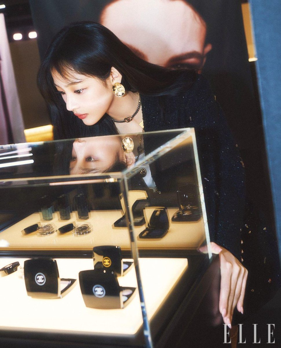 London’s night has entirely become a city of festivity that arose one and truly from Chanel Beauty’s Colour of Allure. A variety of immense collections were being exhibited—proven us even more to always string along with Chanel Beauty.