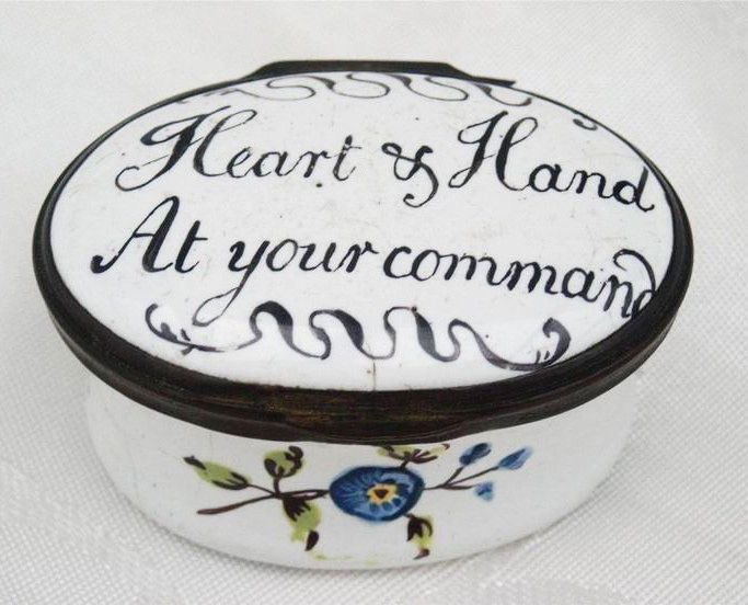 darlingantique's tweet image. V Day Thread: I got you this collection of Romantic antique Patch Boxes to swoon over. Happy V Day! 💘 

Be my Valentine &amp;amp; Follow @darlingantiqueco 💌

#snuffbox #bilstonbox #patchbox #batterseabox #antiques #etsy #valentinesday #vintage #romantic #rococo #regency #love #selkie