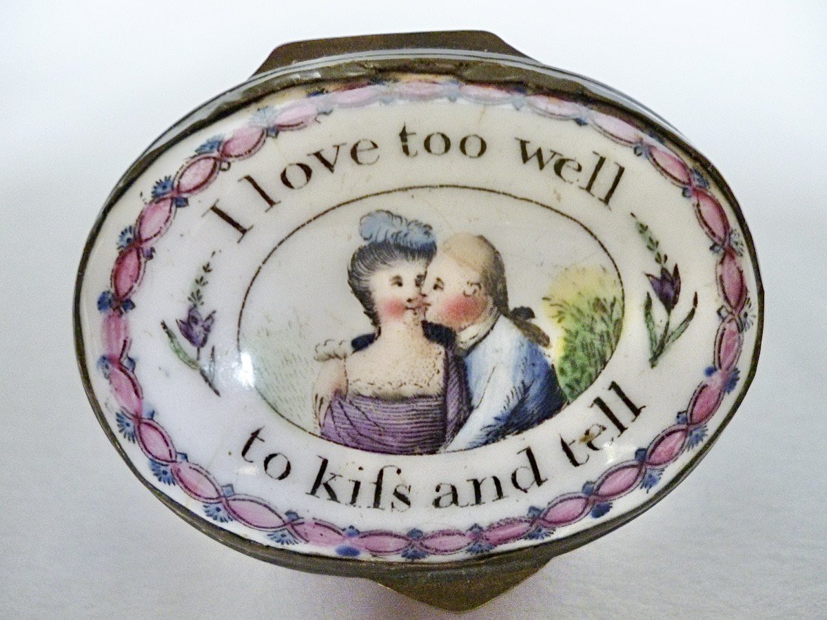 darlingantique's tweet image. V Day Thread: I got you this collection of Romantic antique Patch Boxes to swoon over. Happy V Day! 💘 

Be my Valentine &amp;amp; Follow @darlingantiqueco 💌

#snuffbox #bilstonbox #patchbox #batterseabox #antiques #etsy #valentinesday #vintage #romantic #rococo #regency #love #selkie