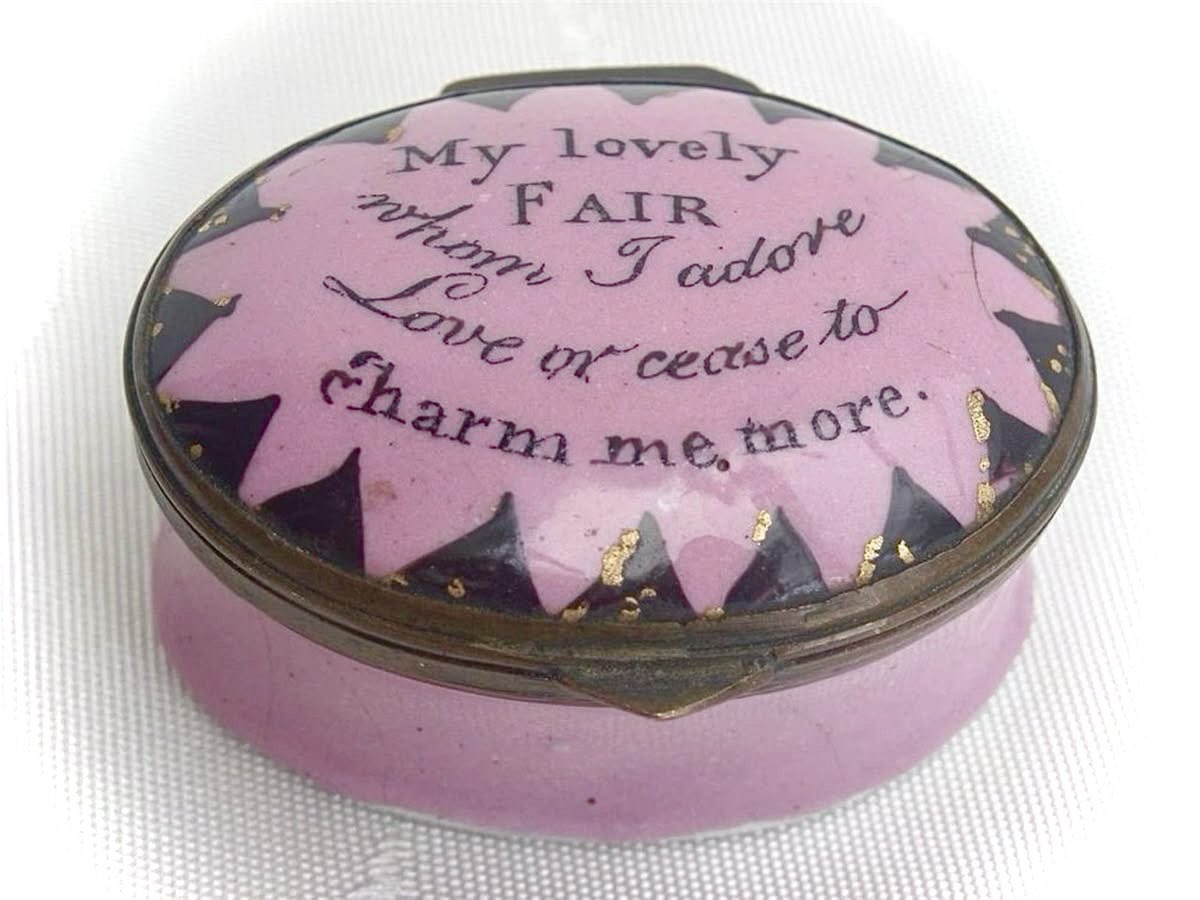darlingantique's tweet image. V Day Thread: I got you this collection of Romantic antique Patch Boxes to swoon over. Happy V Day! 💘 

Be my Valentine &amp;amp; Follow @darlingantiqueco 💌

#snuffbox #bilstonbox #patchbox #batterseabox #antiques #etsy #valentinesday #vintage #romantic #rococo #regency #love #selkie