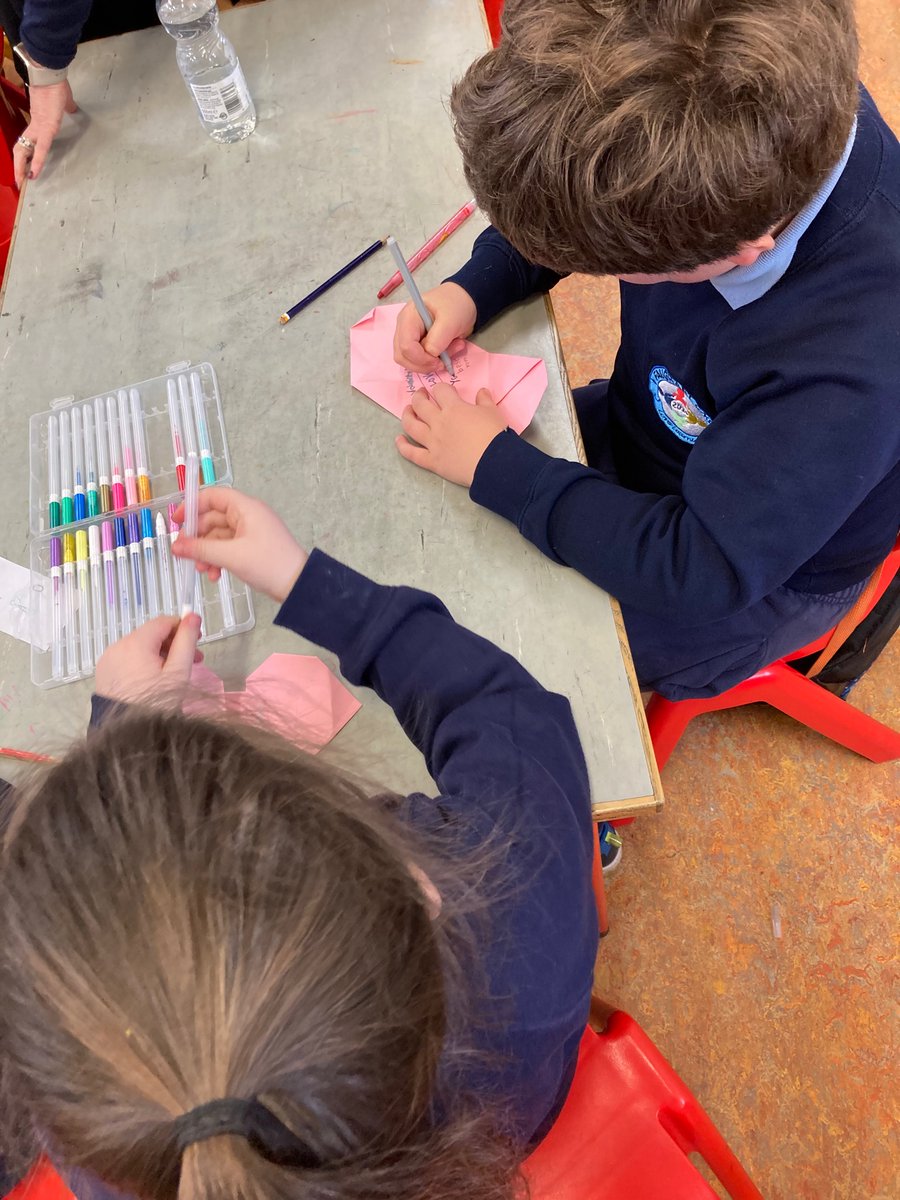 Faughart Community National School (@faughartcns) on Twitter photo Origami hearts for Lá fhéile Vailitín
<a href="/artscouncil_ie/">The Arts Council / An Chomhairle Ealaíon</a>
#creativefebruary Origami hearts for Lá fhéile Vailitín
<a href="/artscouncil_ie/">The Arts Council / An Chomhairle Ealaíon</a>
#creativefebruary