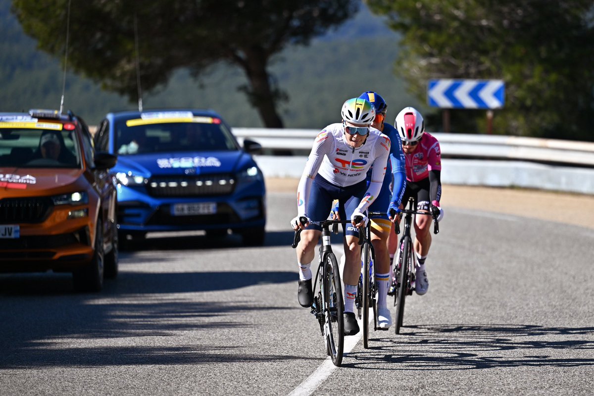 Si proche 🥹

Repris à seulement 800m de l’arrivée, Samuel Leroux aura tout donné pour déjouer les plans des équipes de sprinteurs. 

Quelle étape des coureurs du Team qui se seront montrés offensifs tout au long de la journée ! 

Mathieu Burgaudeau vient prendre la 10e place à