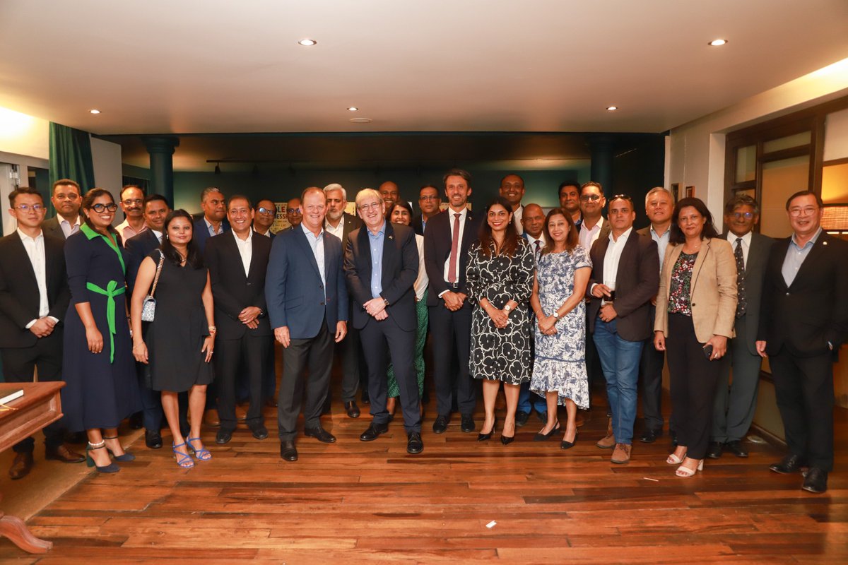 UKHCCharlotte's tweet photo. HMTC John Humphrey continues his engagement with the 🇲🇺 private sector, exploring potential collaboration between the 🇬🇧🇲🇺 Chambers of Commerce.

This visit is an important step to enhance 🇬🇧-🇲🇺 trade &amp; investment &amp; drive sustainable growth.

@tradegovAfrica https://t.co/W8p85N8LpN