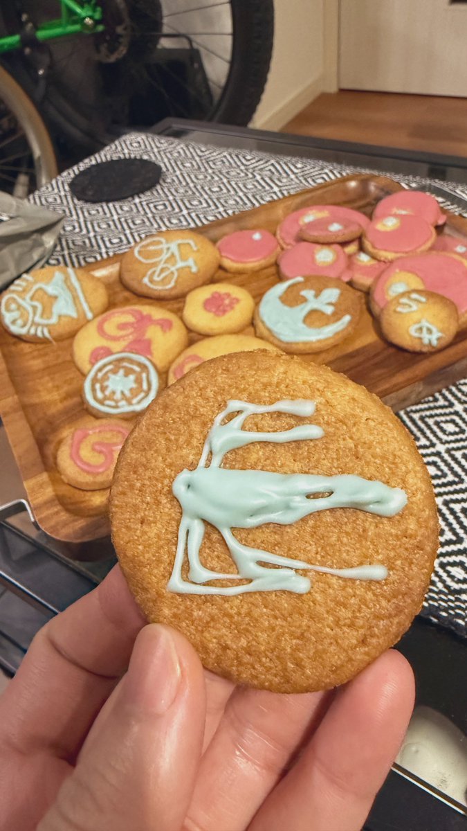 meiLi_camcam's tweet photo. え?
力作なんだが????
#スターウォーズ
#x_wing https://t.co/M1iLujvbQL