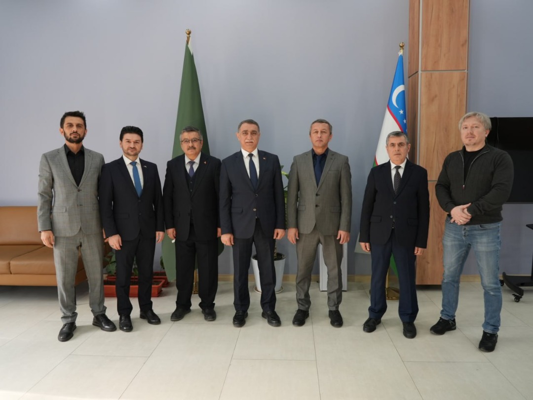 Yangi Asr Üniversitesi ile kalite, pilot projeler, eğitim, Ar-Ge ve kültürel alanlarda  ikili işbirliği anlaşması imzaladık. İki ülke üniversitesi arasında kalıcı bir iletişim sağlayacak bu anlaşma için Rektör Sayın Ishandjanov Bakhtiyor'a teşekkür ederim, hayırlı olsun 👏👏👏