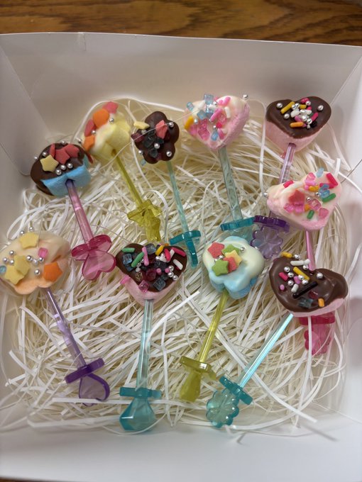 娘から手作りのチョコと奥さんから仙豆チョコ頂きました!頑張れます…!! 