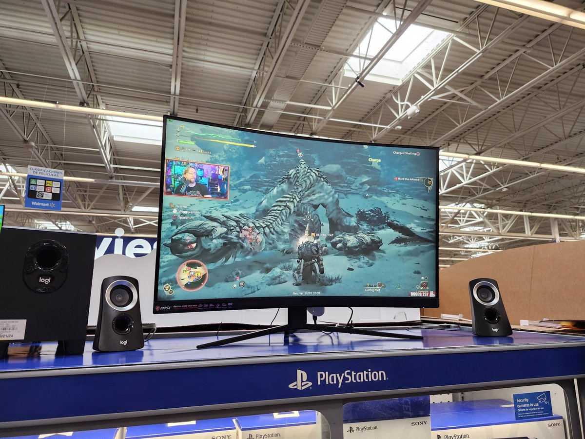 Sh1n58's tweet photo. Spotted @maximilian_ at Walmart https://t.co/7DxuPCLZ17