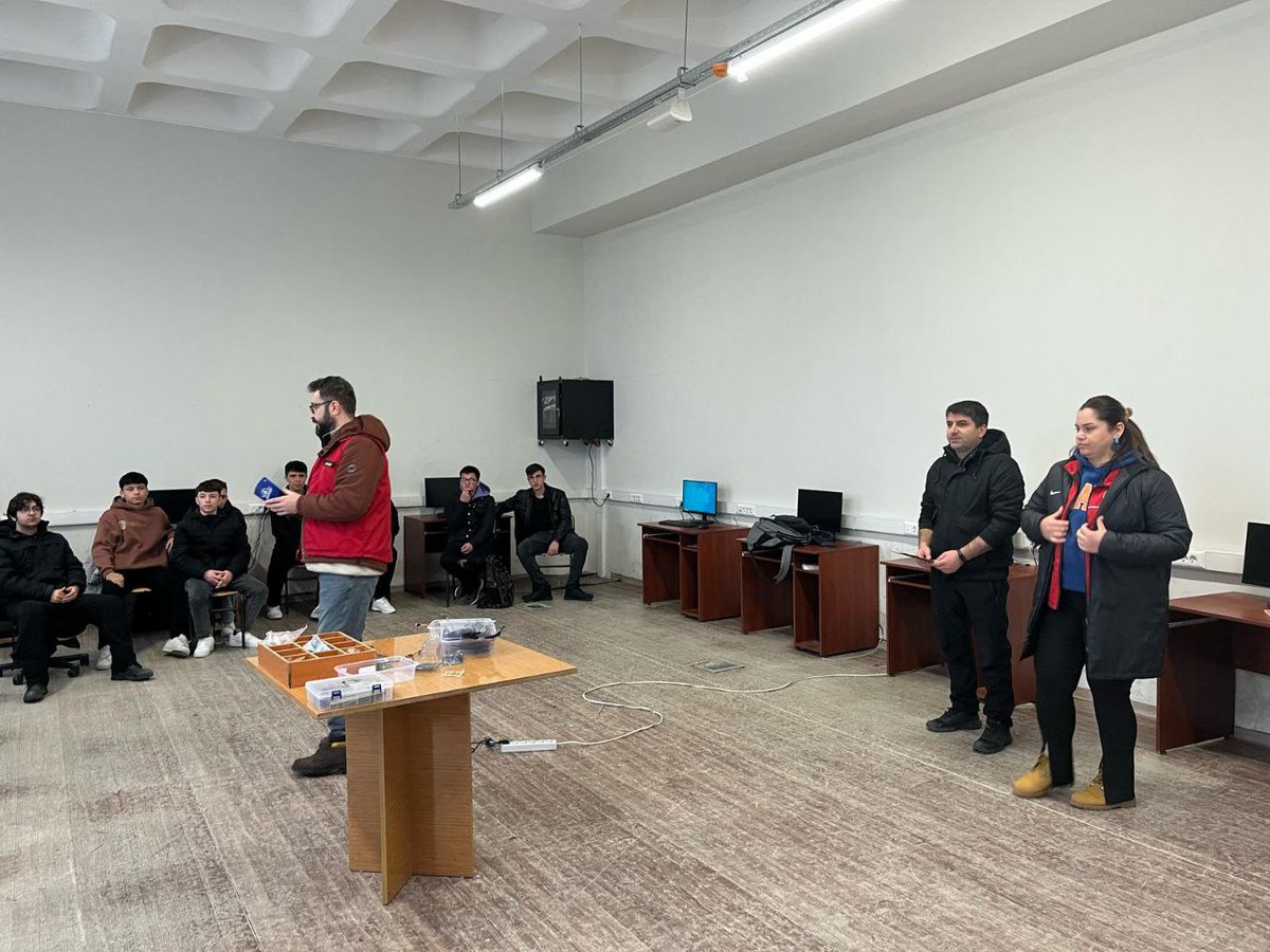 GSB_CaycumaGM's tweet photo. Kültür Sanat Yarışmaları tanıtımları için yine okullardayız. Şiir Okuma, Bilgi, Ses ve Tiyatro yarışmasına başvuru yapmak için gençlik merkezimize bekleriz. https://t.co/L9jPws1I34