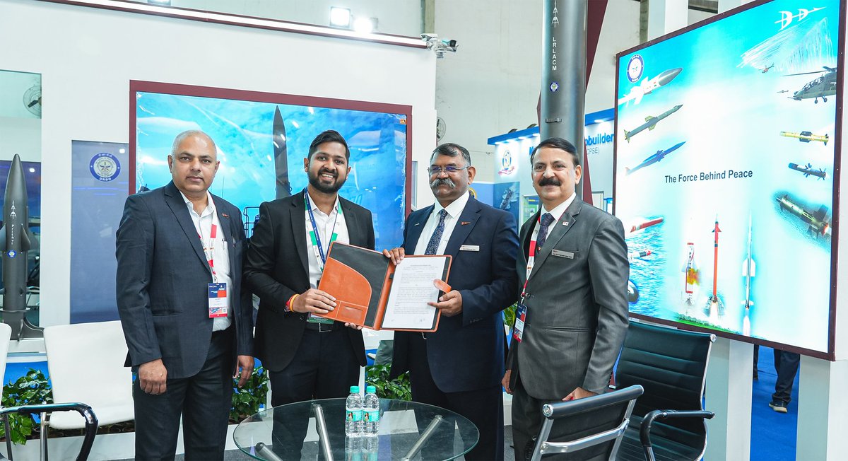 Space_Fields's tweet photo. Glad to announce our strategic partnership and MoU signing with @bharat_dynamics BDL at @AeroIndiashow in the presence of Cmde A Madhavarao (CMD), Shri PV Raja Ram Director (Production), Cmde Girish Pradhan (Executive Director) https://t.co/Ey01Y6PQt0