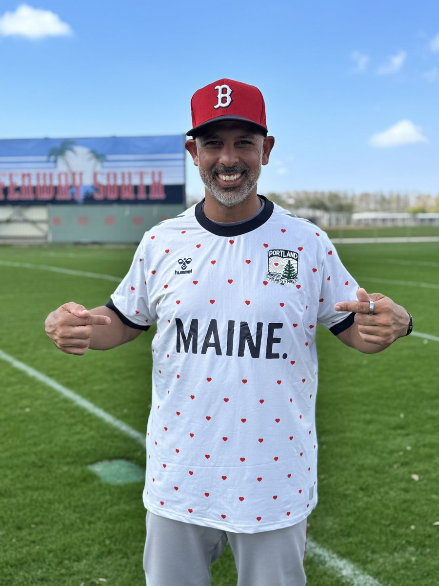 Alex Cora, huge Hearts guy 🤝