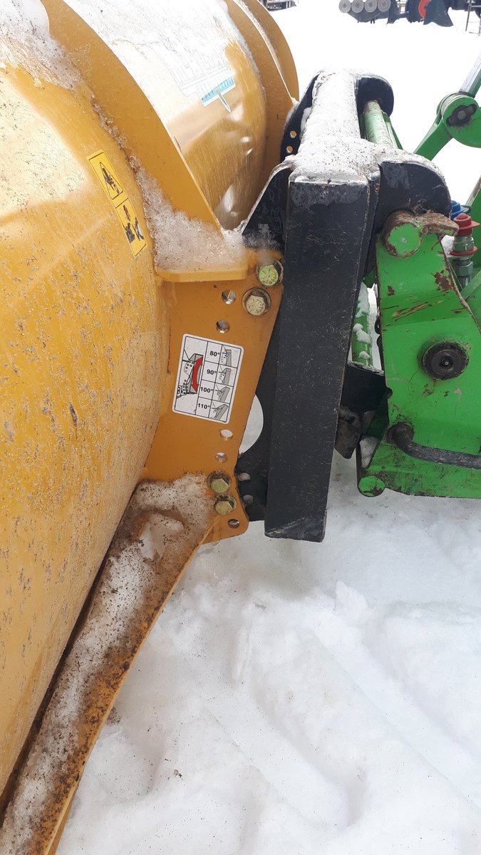 For those running these snow pushers, how do you gave it set up? Ours either wants to dig a hole or let's an inch of snow under the blade. #ontag