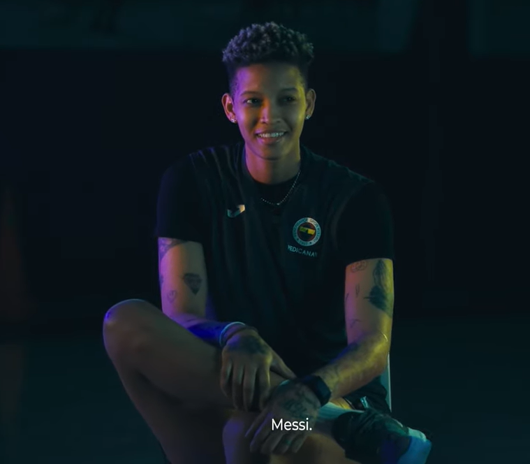 Temmzvolley's tweet photo. Messi mi Ronaldo mu?

🇹🇷Melissa Vargas: "Messi" https://t.co/6D2eAIHx9R