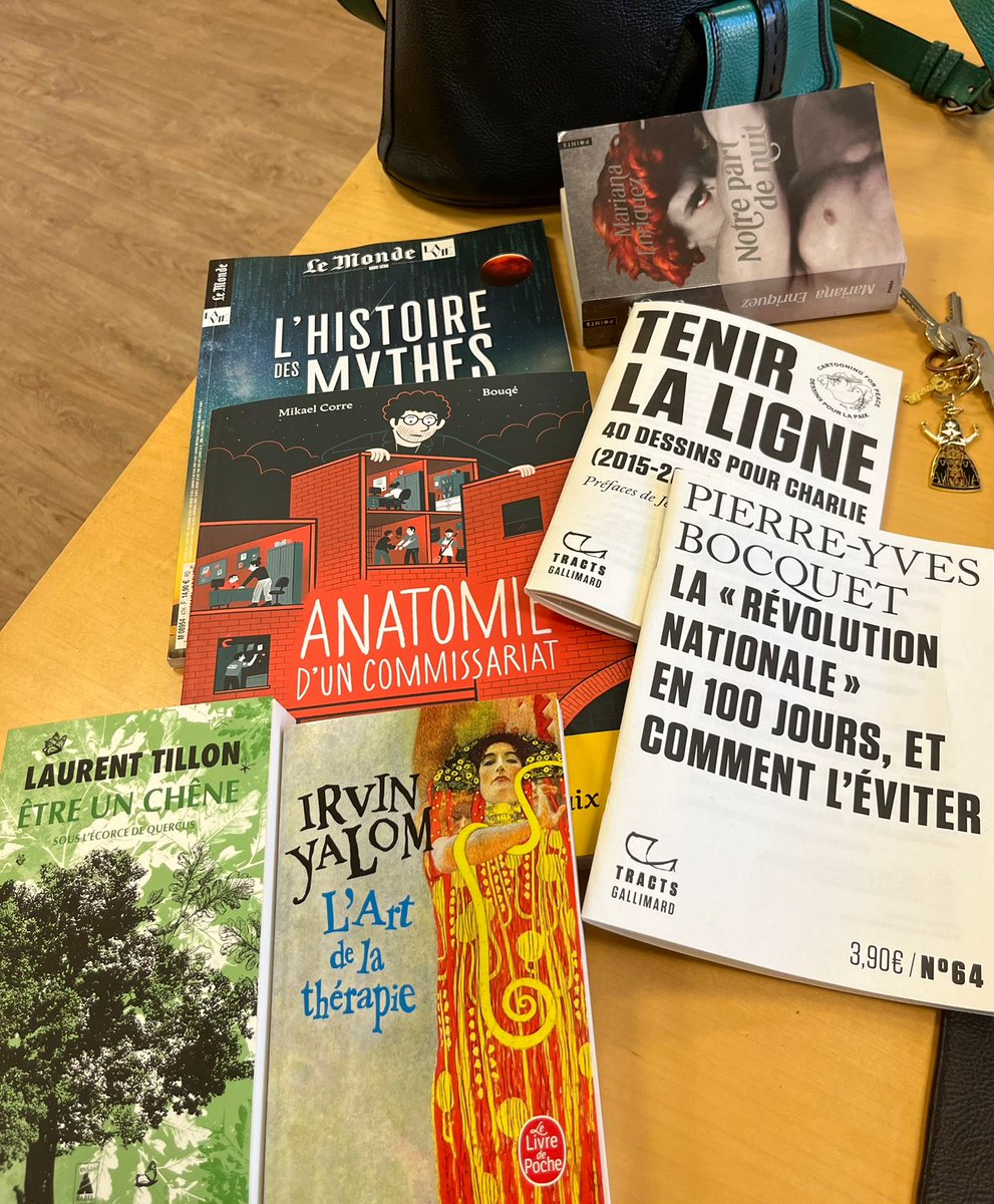 EveFlament's tweet photo. Conscience Ă©conome : on avait dit quâon nâachetait plus de livres ! đ
Conscience épicurienne : TU avais dit !
Et puis certains câest pour offrir !
Et puis St Valentin câest aussi lâamour des livres đ
#PassionLivres #DrogueDure https://t.co/A54pw7hCSA