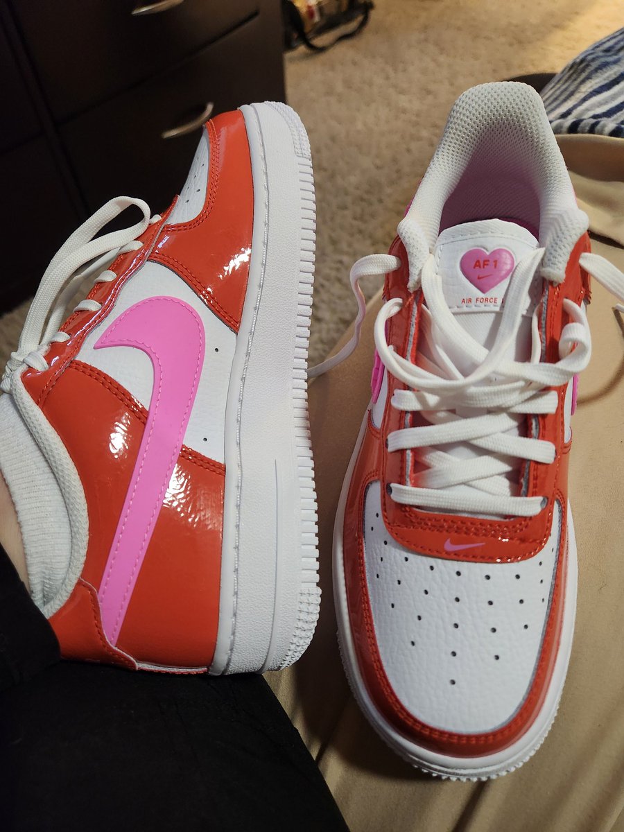ALMinshall's tweet photo. Today's #TinyKicks
Happy Valentine's Day! https://t.co/cqO9sKyR7H
