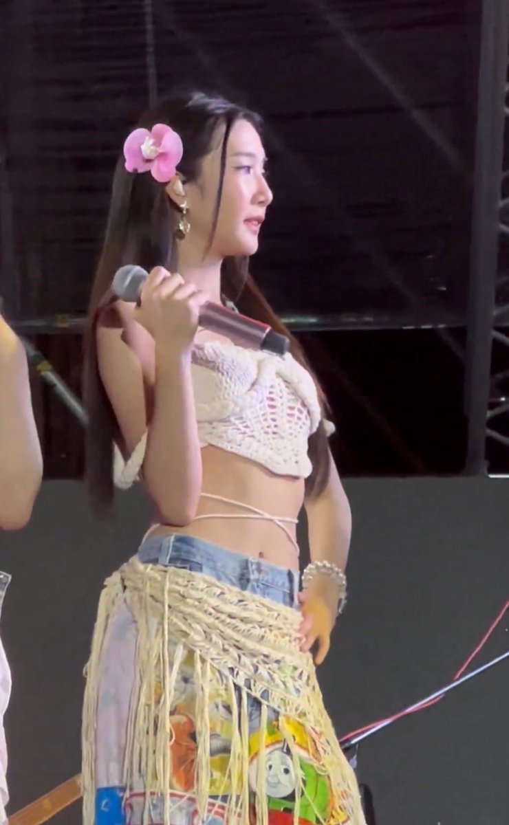 yearsowl's tweet photo. พี่สาวคนสวยเส้บ แต่ใส่กางเกงรถไฟบ๊อบ5555555555555544ฮือ ว้อยย5555555555555 แล้วนี่จะเลิกเป็นแม่ได้ยังไง อีไออีไอโอ ฮือ55555155555555455445เกิดแต่กับมาก555555555555555555 https://t.co/PYj6GuORjB